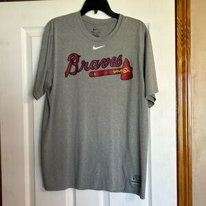 Nike man’s Drip-fit Braves t shirt Large